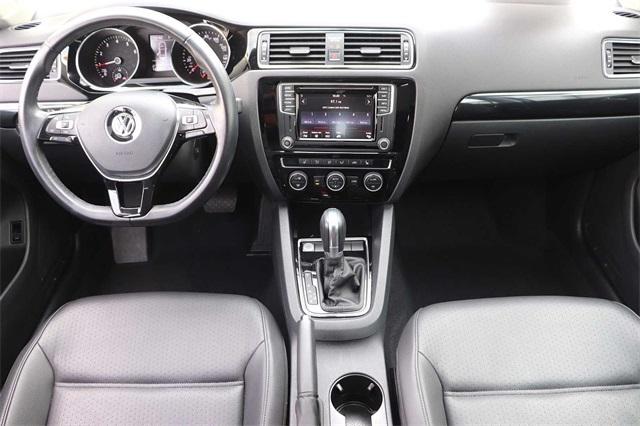 volkswagen-jetta-2017-p-3vwl17aj2hm206923image-11