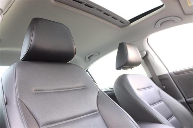 volkswagen-jetta-2017-p-3vwl17aj2hm206923image-15