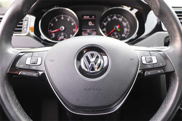 volkswagen-jetta-2017-p-3vwl17aj2hm206923image-21
