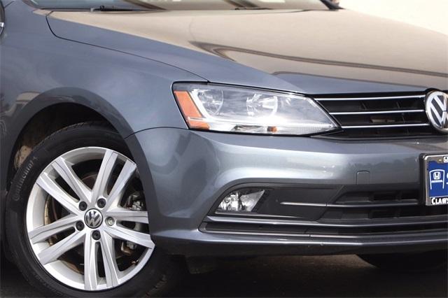 volkswagen-jetta-2017-p-3vwl17aj2hm206923image-3