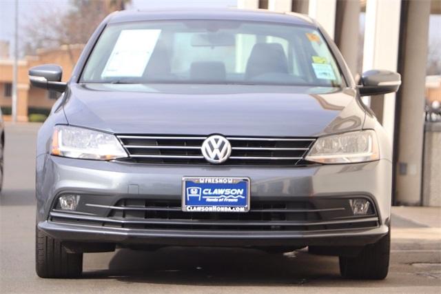 volkswagen-jetta-2017-p-3vwl17aj2hm206923image-4