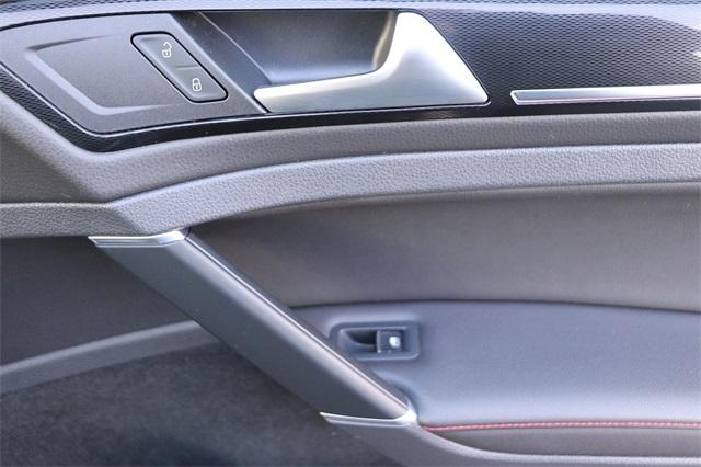 volkswagen-golfgti-2017-p-3vw447au1hm020439image-15