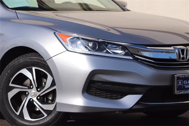 honda-accord-2017-p-1hgcr2f32ha154460image-3