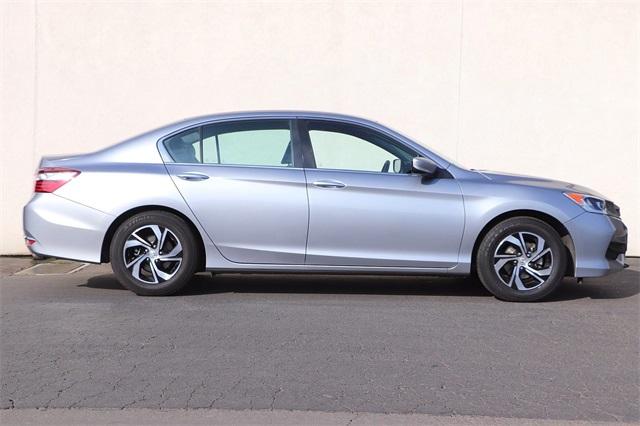 honda-accord-2017-p-1hgcr2f32ha154460image-5