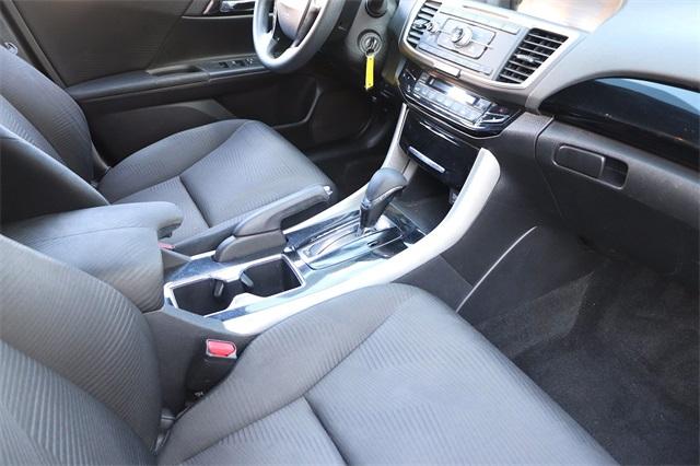 honda-accord-2017-p-1hgcr2f37ha141381image-14