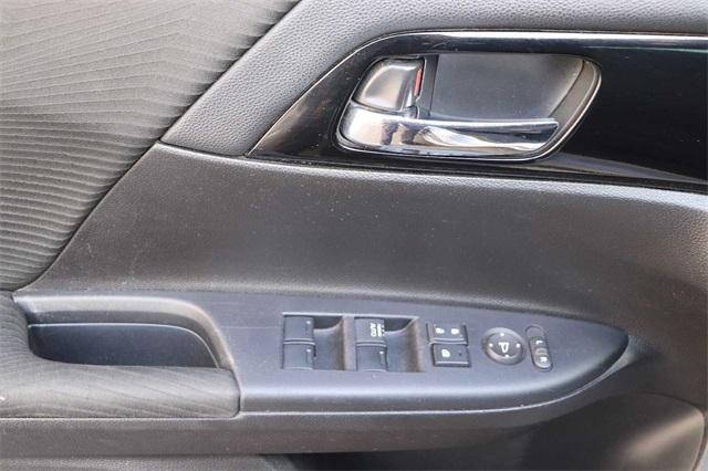 honda-accord-2017-p-1hgcr2f37ha141381image-9