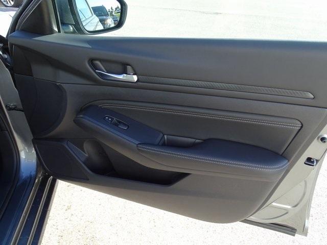 53081-3557-nissan-altima-2020-13110