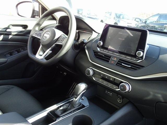 53083-3557-nissan-altima-2020-13110