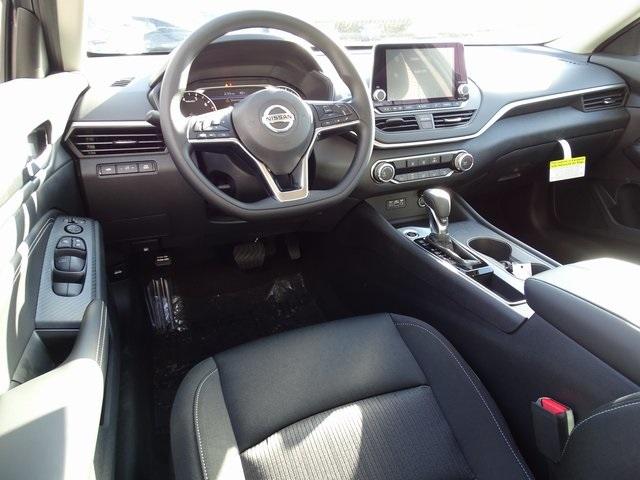 53085-3557-nissan-altima-2020-13110