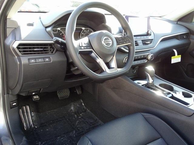 53088-3557-nissan-altima-2020-13110