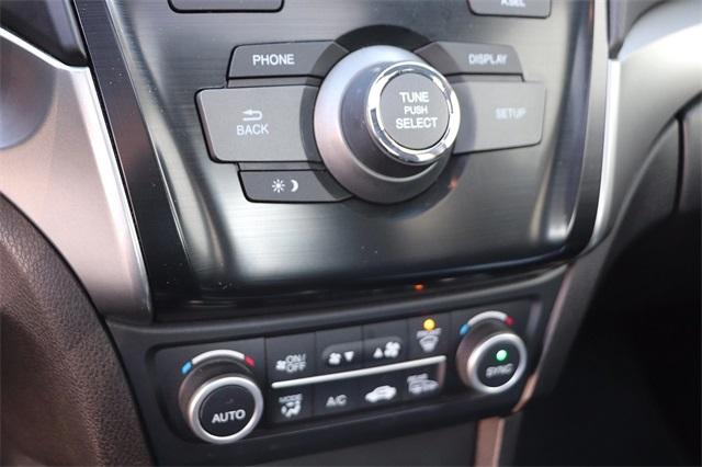 acura-ilx-2017-p-19ude2f38ha010217image-19