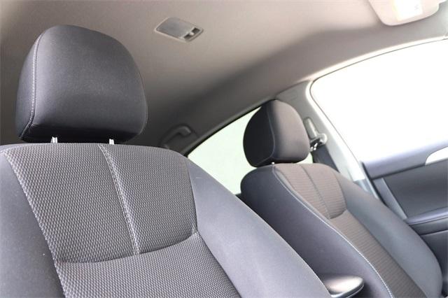 nissan-sentra-2017-p-3n1ab7apxhy259716image-15