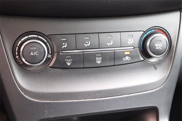 nissan-sentra-2017-p-3n1ab7apxhy259716image-18