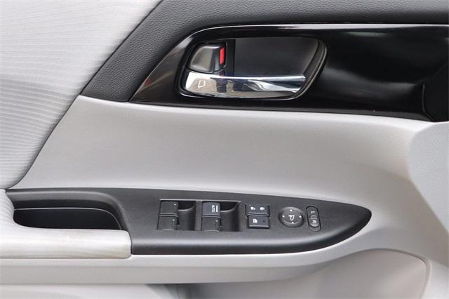 honda-accord-2017-p-1hgcr2f31ha211795image-9