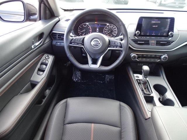 53204-3561-nissan-altima-2020-14110