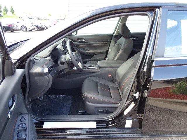 53207-3561-nissan-altima-2020-14110