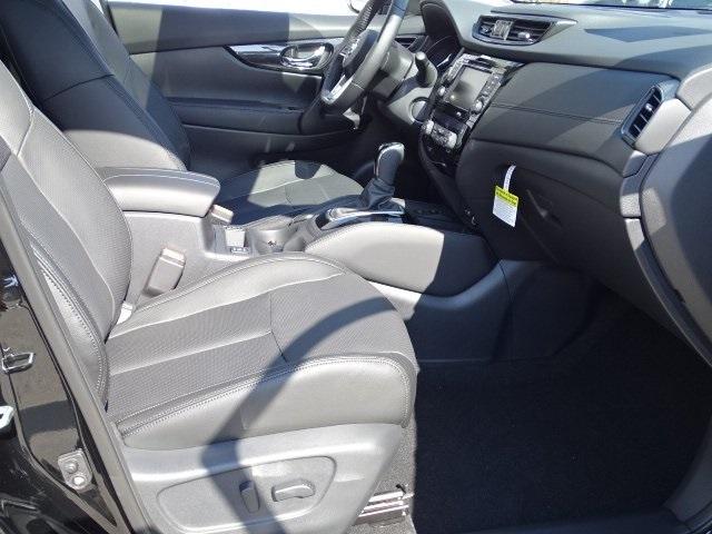 53225-3562-nissan-rogue-2020-22410