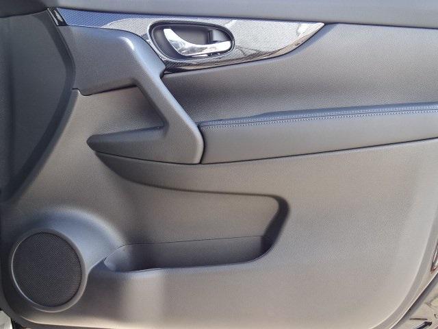 53228-3562-nissan-rogue-2020-22410