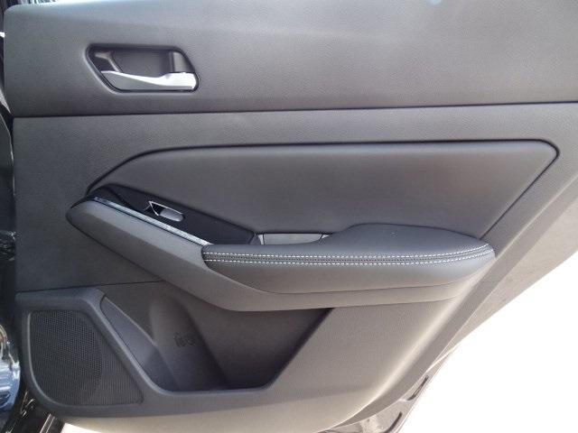 53267-3563-nissan-altima-2020-13510