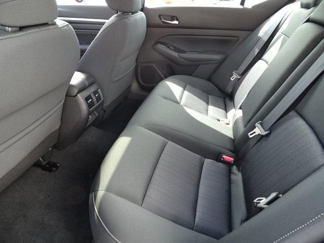 53273-3563-nissan-altima-2020-13510