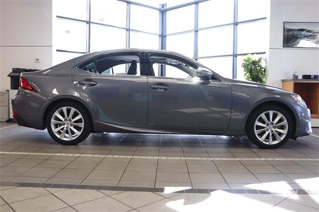 lexus-is-2016-p-jthba1d29g5032898image-5