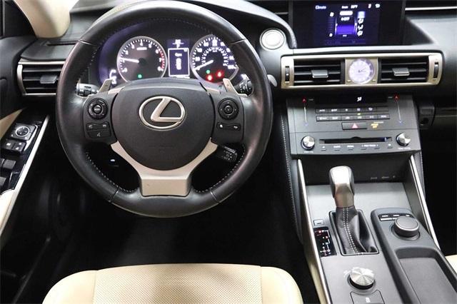 lexus-is-2016-p-jthba1d25g5036057image-12
