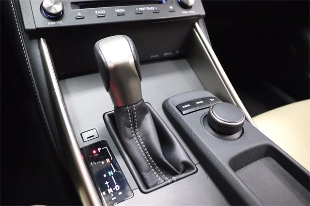 lexus-is-2016-p-jthba1d25g5036057image-19