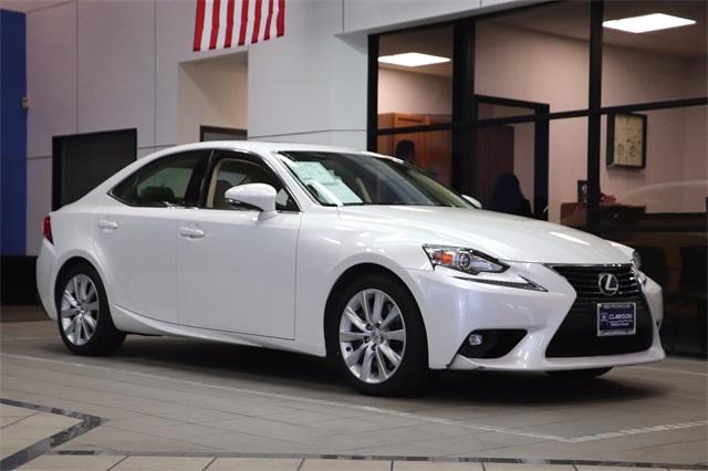 lexus-is-2016-p-jthba1d25g5036057image-2
