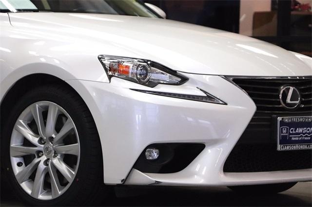 lexus-is-2016-p-jthba1d25g5036057image-3