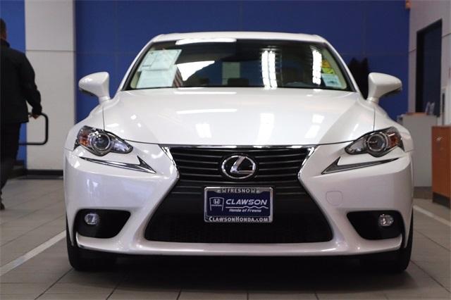 lexus-is-2016-p-jthba1d25g5036057image-4
