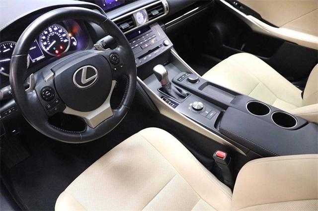 lexus-is-2016-p-jthba1d25g5036057image-8