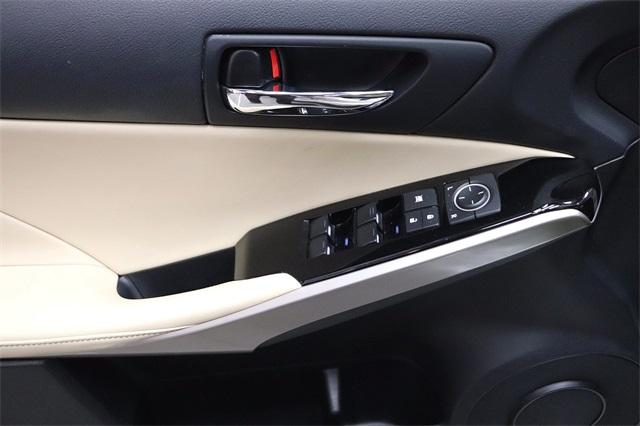 lexus-is-2016-p-jthba1d25g5036057image-9
