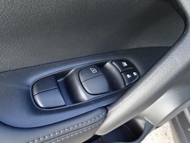 53350-3565-nissan-rogue-2020-22010