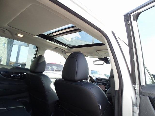 53370-3566-nissan-rogue-2020-22410