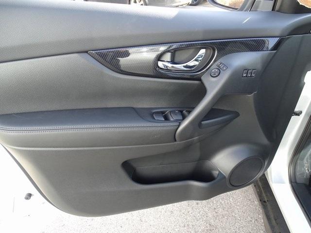 53384-3566-nissan-rogue-2020-22410
