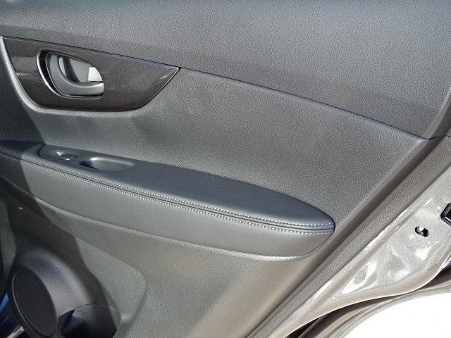 53407-3567-nissan-rogue-2020-22010