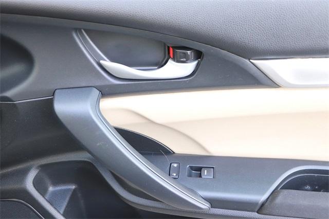 honda-civic-2016-p-2hgfc4b06gh304396image-15