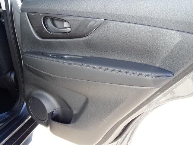 53438-3568-nissan-rogue-2020-22010
