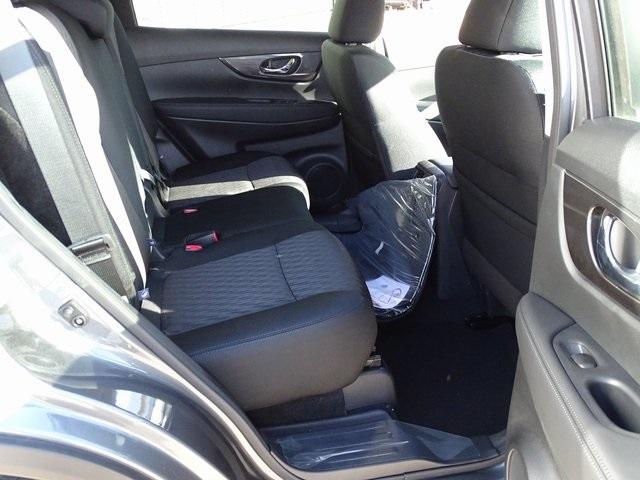53469-3569-nissan-rogue-2020-22010