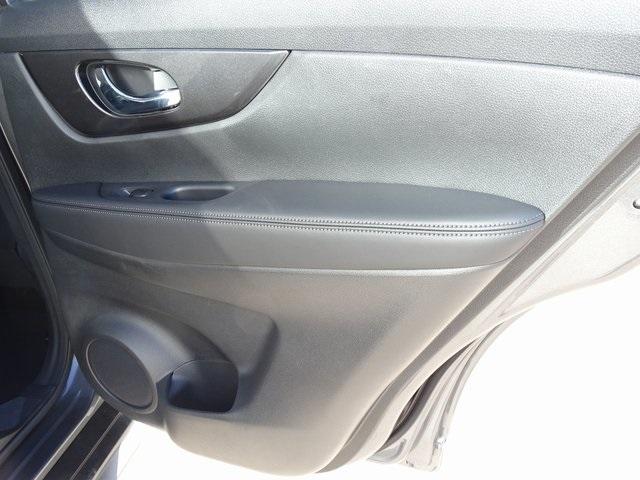 53470-3569-nissan-rogue-2020-22010