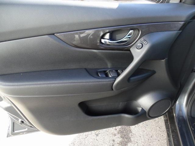 53481-3569-nissan-rogue-2020-22010