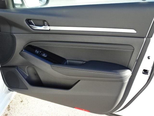 53500-3570-nissan-altima-2020-13910