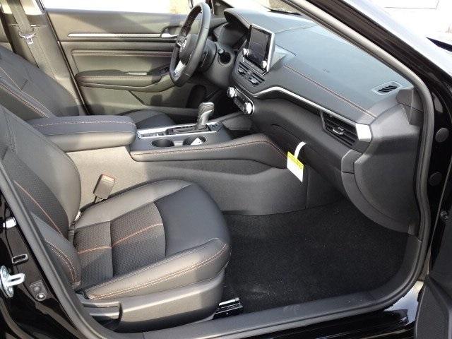 53566-3572-nissan-altima-2020-13210