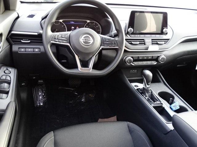53639-3574-nissan-altima-2020-13110