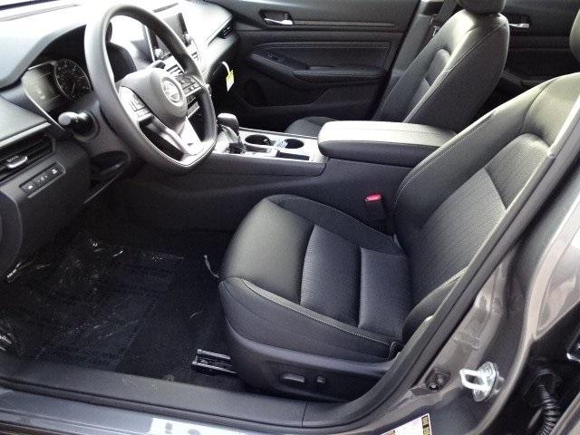 53640-3574-nissan-altima-2020-13110