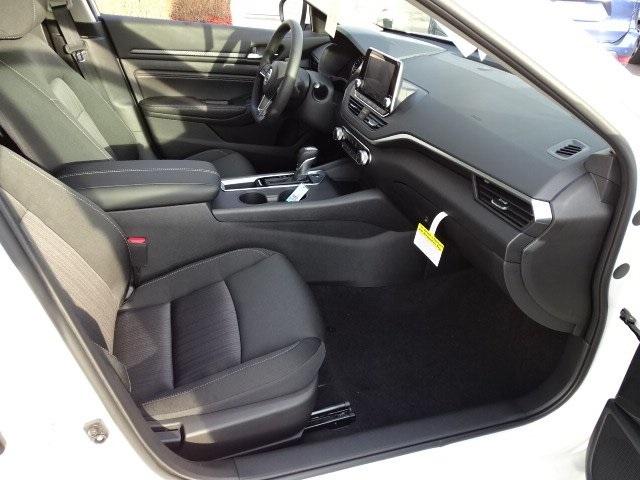 53659-3575-nissan-altima-2020-13110