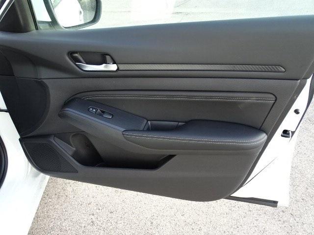 53661-3575-nissan-altima-2020-13110