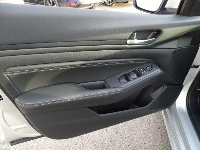53701-3576-nissan-altima-2020-13110