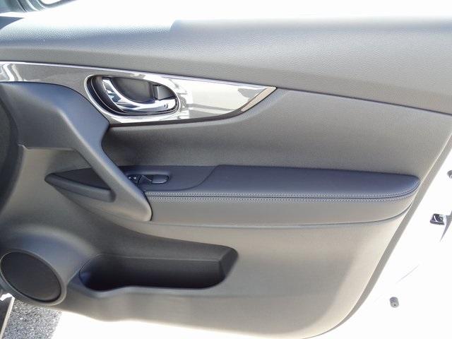 53792-3578-nissan-rogue-2020-22210