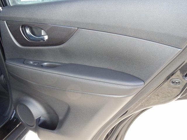 53866-3580-nissan-rogue-2020-22210